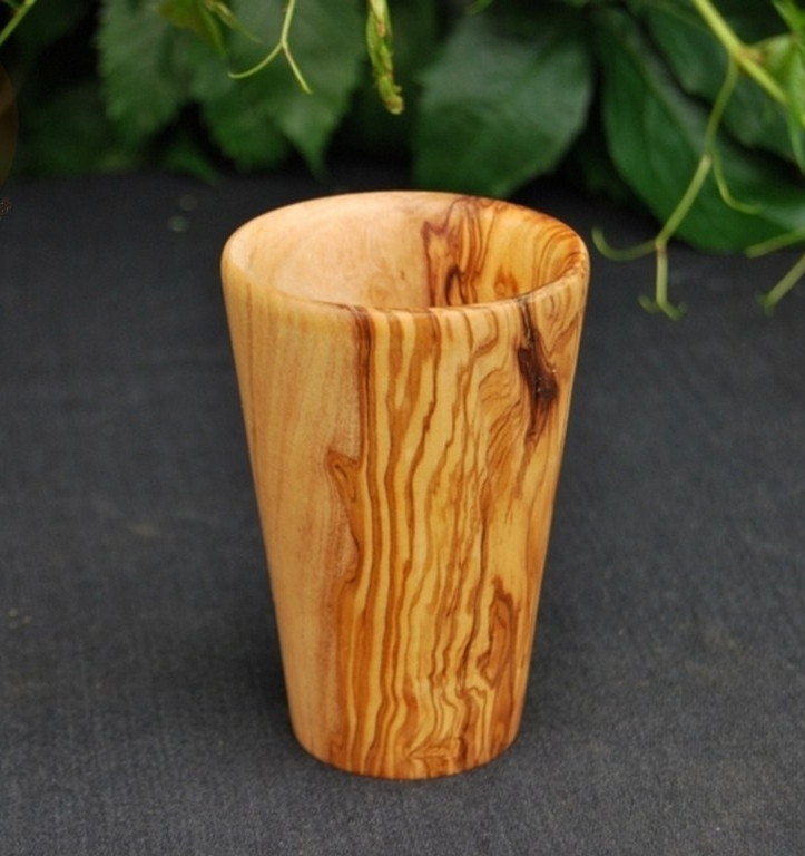 tasse en bois d'olivier